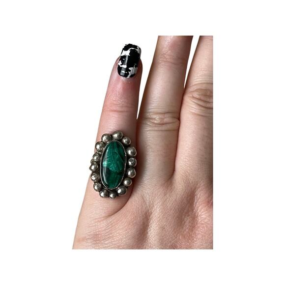 Vintage Malachite Ring, Signed Native American Malachite Ring Sz 5 - Picture 7 of 7